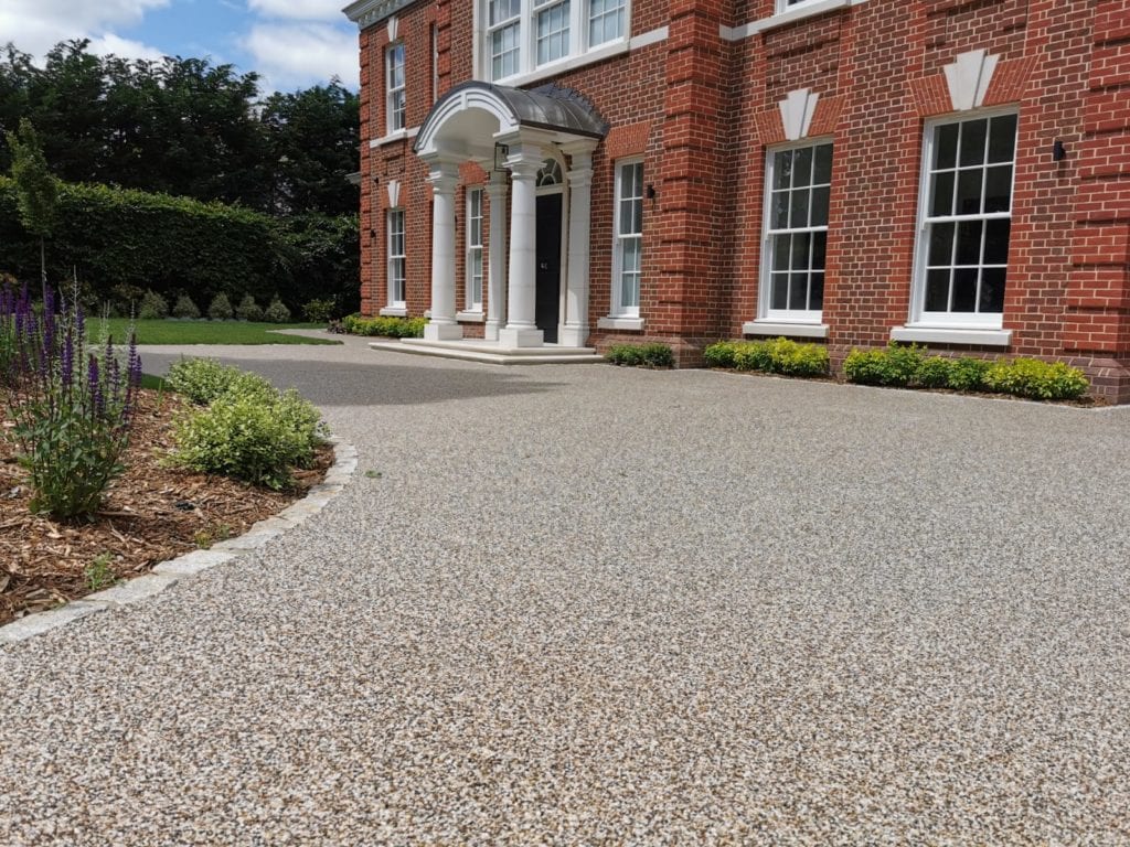 Resin bound driveway Summer Pearl – TTS Surfacing Limited